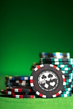 Jewels of Prosperity game grid on a mobile phone screen with live-dealer menu visible